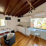 Downtown 2 Bedroom Aircon & Amazing Castle View Apartment
