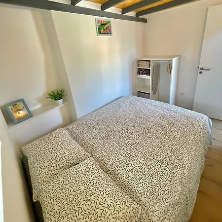 شقة Downtown 2 Bedroom Aircon & Amazing Castle View