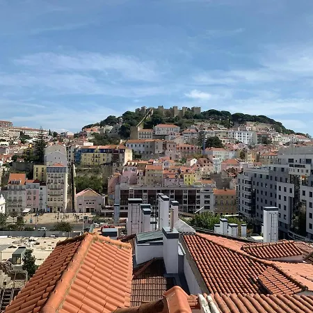 Апартаменты Downtown 2 Bedroom Aircon & Amazing Castle View Лиссабон