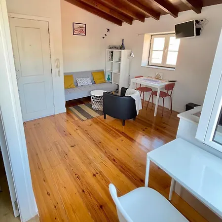 شقة Downtown 2 Bedroom Aircon & Amazing Castle View *