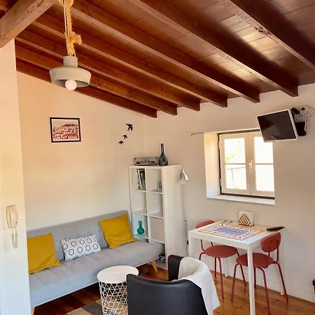 Downtown 2 Bedroom Aircon & Amazing Castle View Lisboa