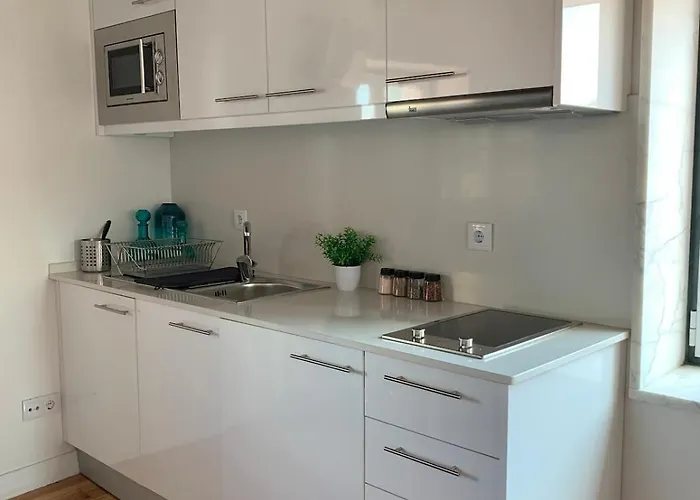 Апартаменты Downtown 2 Bedroom Aircon & Amazing Castle View