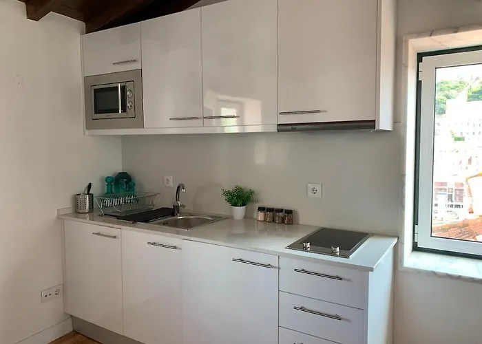 Downtown 2 Bedroom Aircon & Amazing Castle View Апартаменты Лиссабон