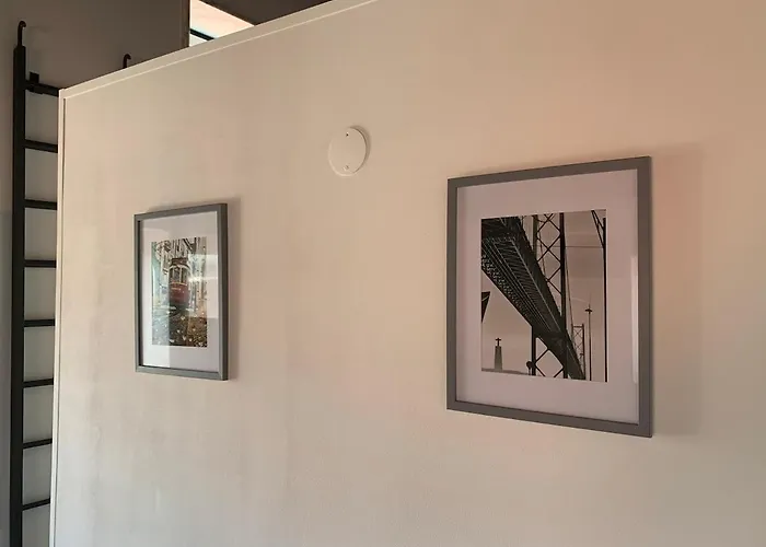 Downtown 2 Bedroom Aircon & Amazing Castle View Апартаменты