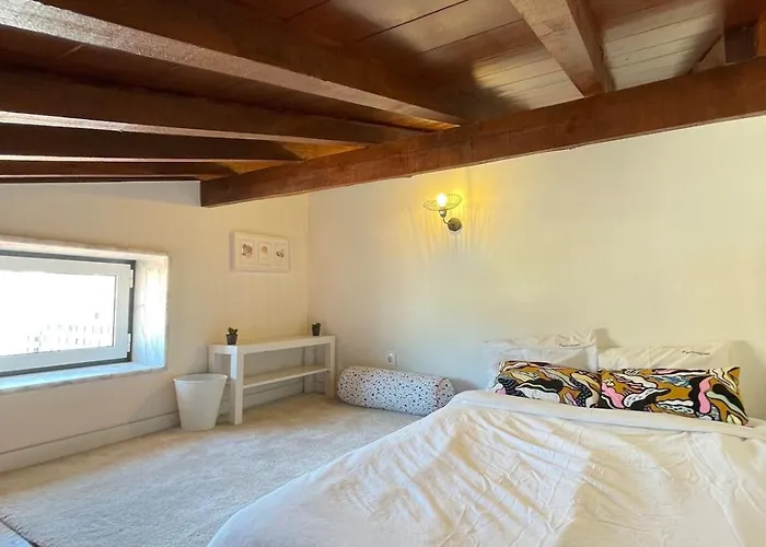 Downtown 2 Bedroom Aircon & Amazing Castle View Лиссабон