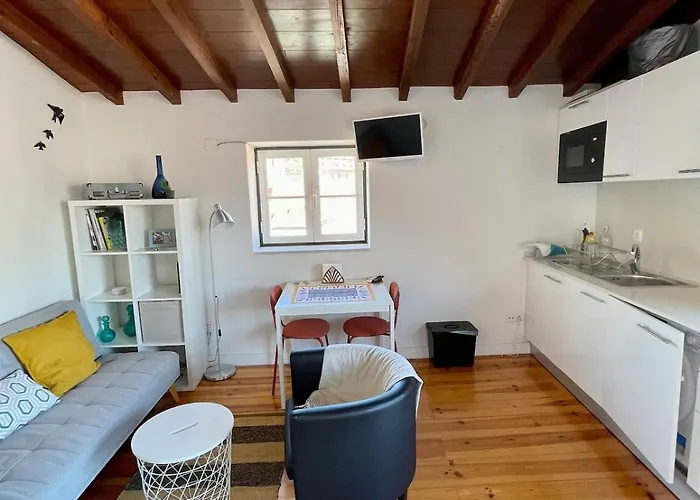 Downtown 2 Bedroom Aircon & Amazing Castle View * Lisbon